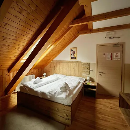 Hotel Tarvisio Four Seasons Hotell 3*