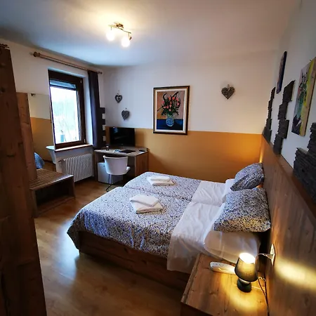Four Seasons Szálloda 3*