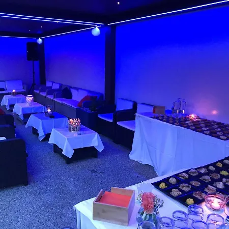 Four Seasons Hotel 3*