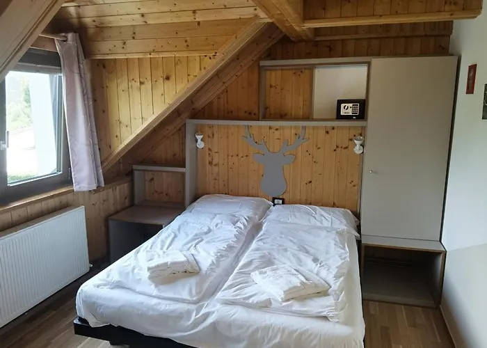 Four Seasons Hotel 3*