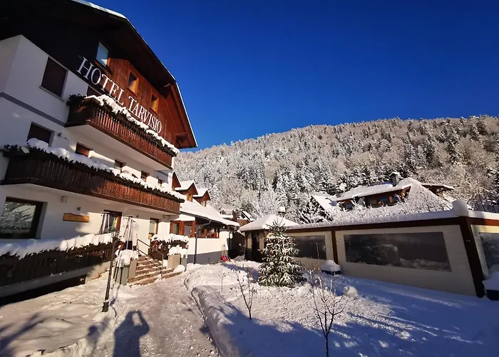 Four Seasons Hotel 3*